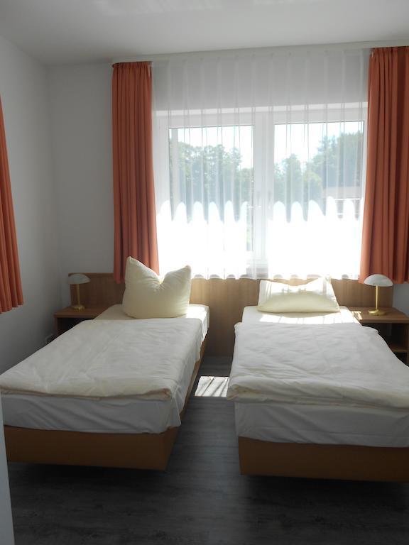 Apartment-Pension Schwalbennest Herzogenaurach Quarto foto