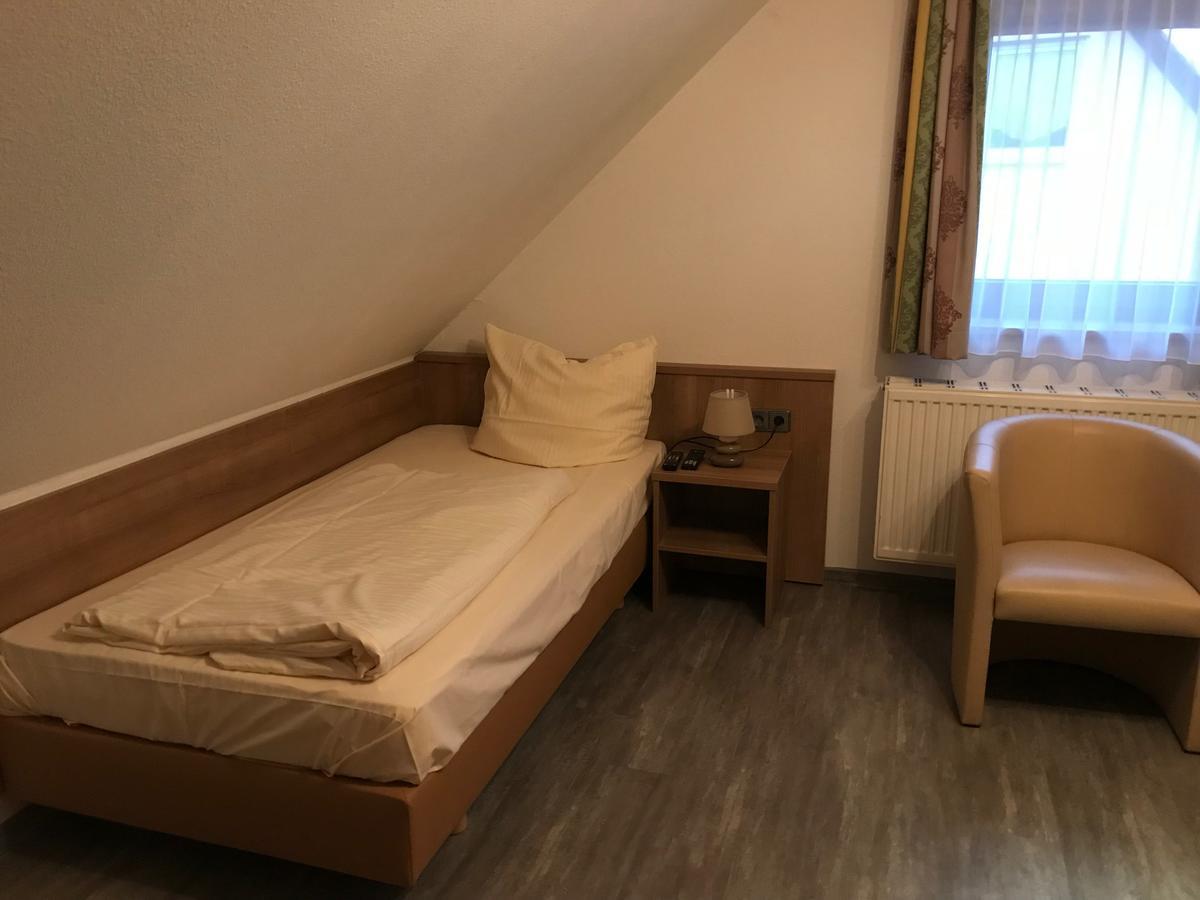 Apartment-Pension Schwalbennest Herzogenaurach Quarto foto
